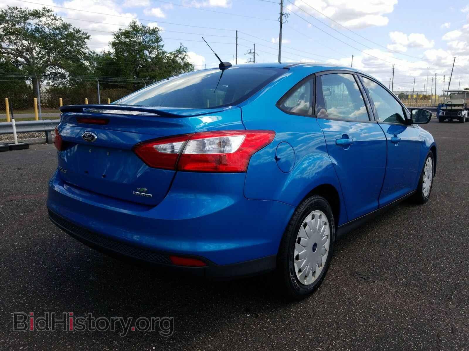 2013 Ford Focus - VIN: 1FADP3F25DL203371 - Photo 2