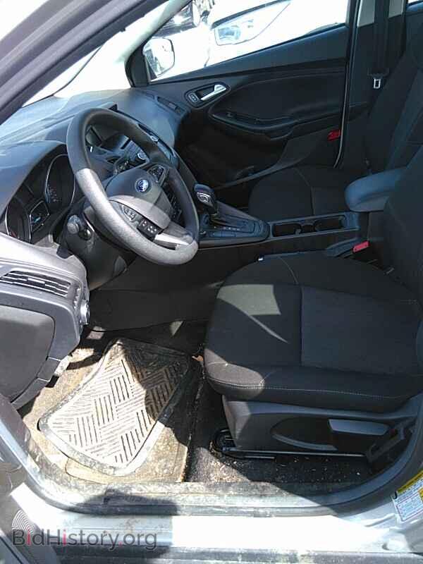 2017 Ford Focus - VIN: 1FADP3FE1HL292517 - Фото 3