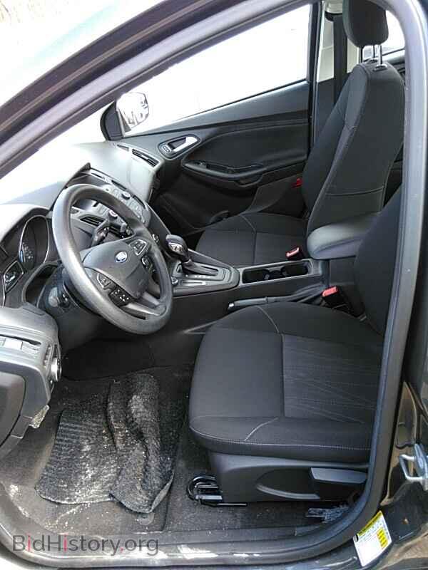 2017 Ford Focus - VIN: 1FADP3F22HL203480 - Фото 3