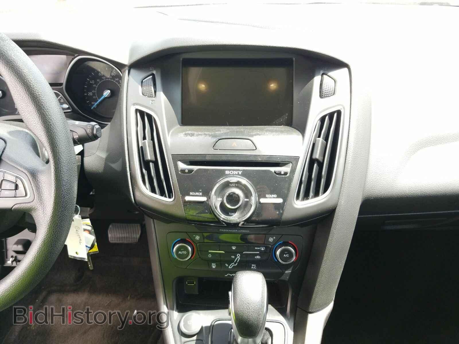 2017 Ford Focus - VIN: 1FADP3M21HL221391 - Фото 4