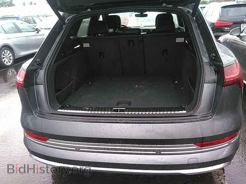 2019 Audi e-tron - VIN: WA1VAAGEXKB006741 - Фото 7