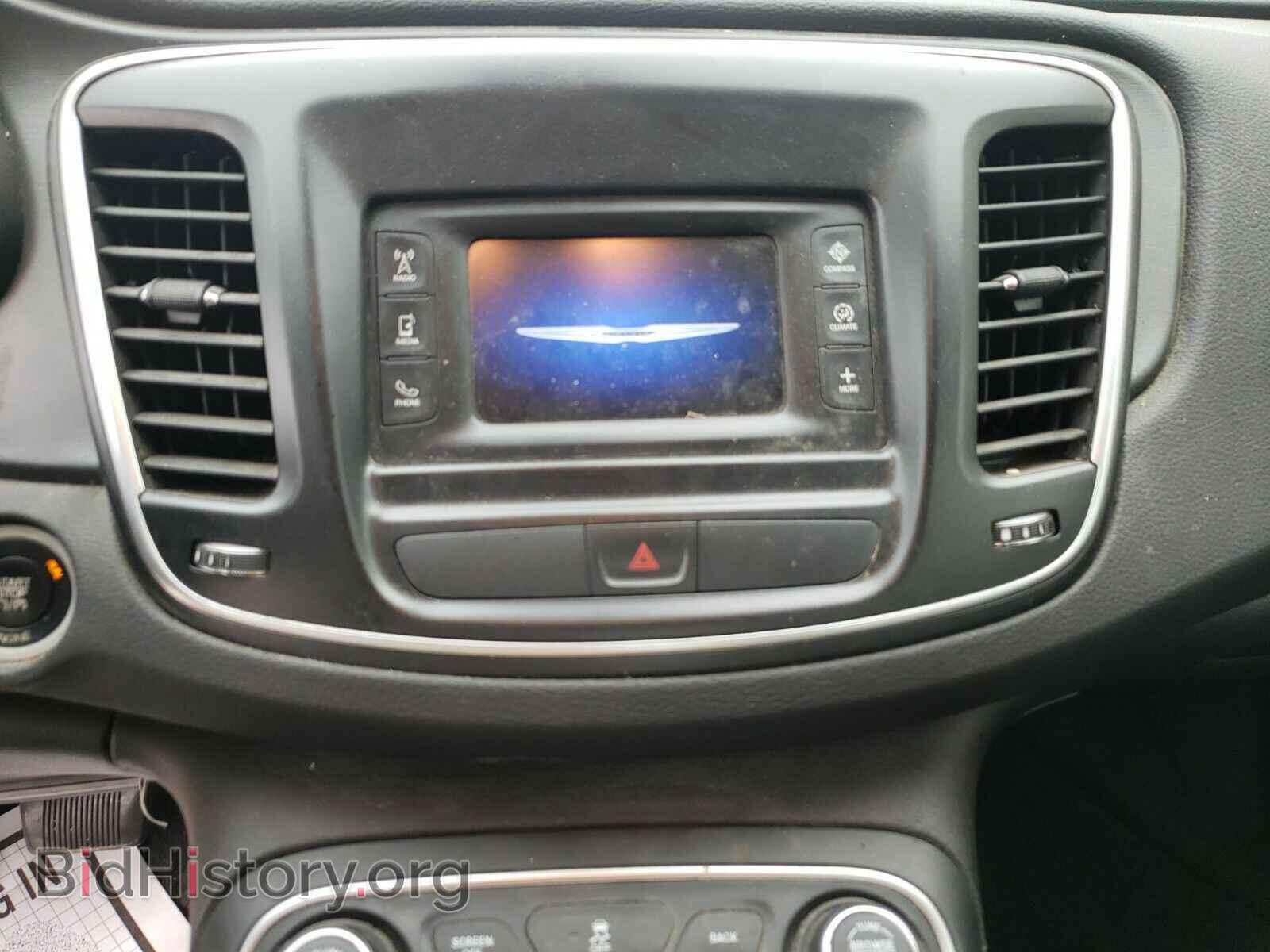 2016 Chrysler 200 - VIN: 1C3CCCAB2GN113021 - Photo 4