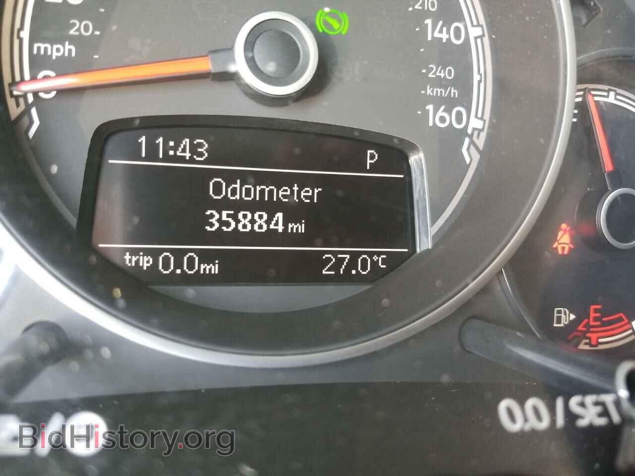 2018 Volkswagen Beetle - VIN: 3VWFD7AT6JM717434 - Фото 5