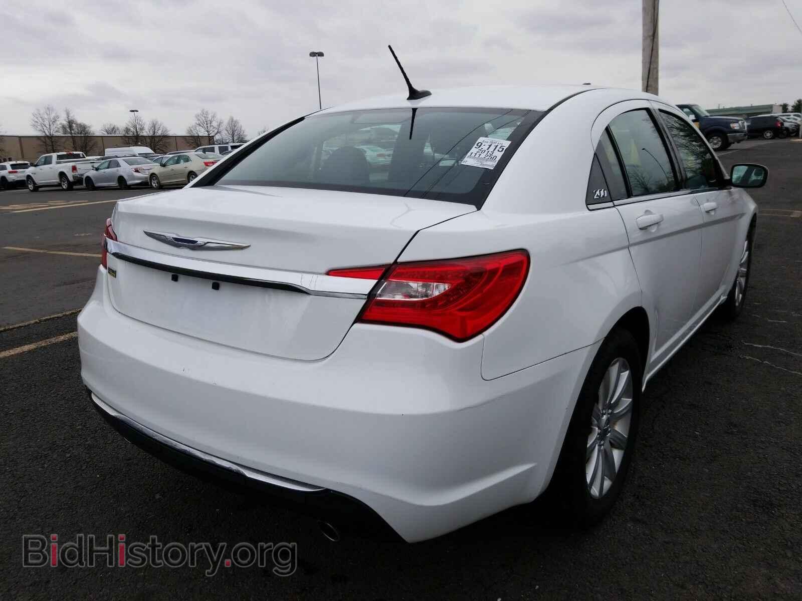 2013 Chrysler 200 - VIN: 1C3CCBBG0DN731633 - Фото 2