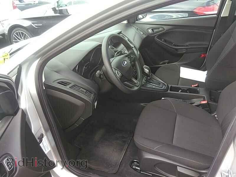 2018 Ford Focus - VIN: 1FADP3E2XJL223063 - Фото 3