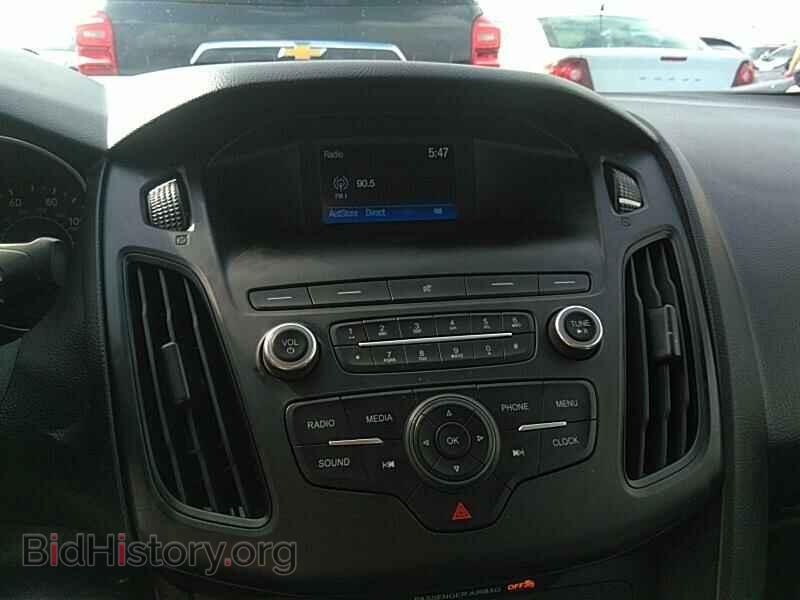 2018 Ford Focus - VIN: 1FADP3E2XJL223063 - Фото 4