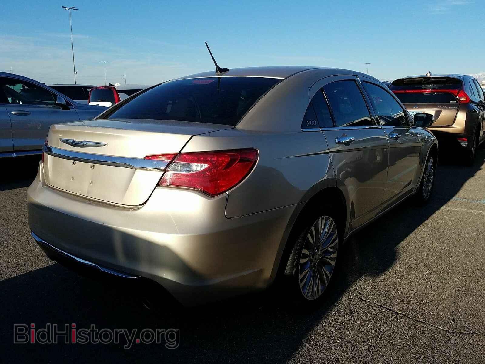 2013 Chrysler 200 - VIN: 1C3CCBCG7DN577632 - Photo 2