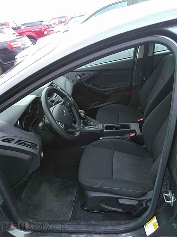2017 Ford Focus - VIN: 1FADP3E2XHL209285 - Фото 3