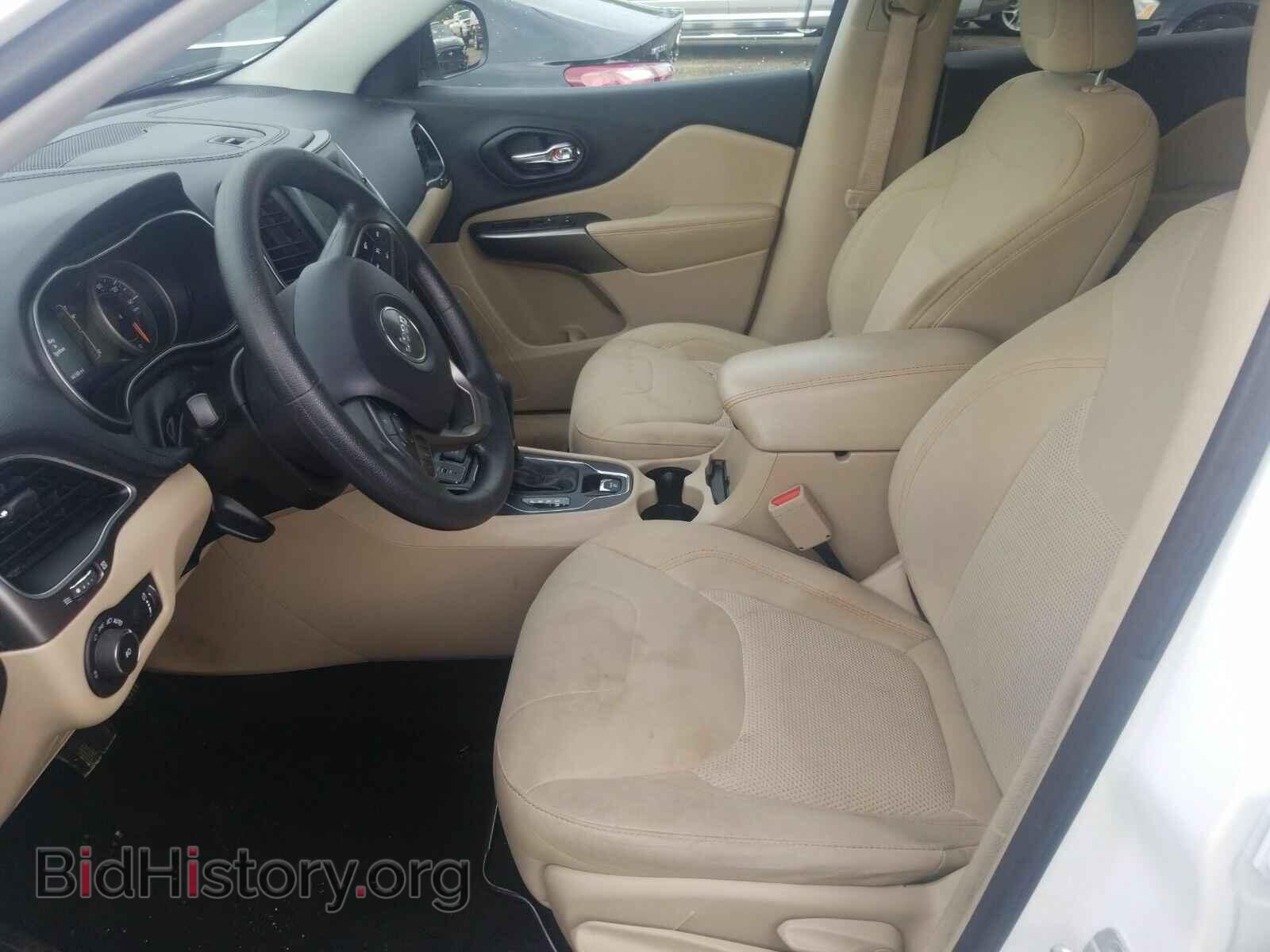 2019 Jeep Cherokee - VIN: 1C4PJLCB0KD285689 - Фото 3