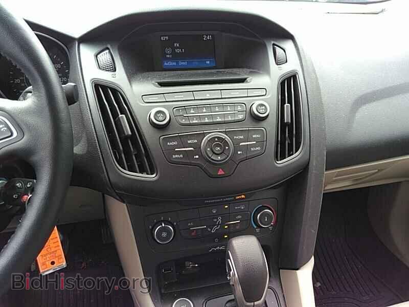 2017 Ford Focus - VIN: 1FADP3F22HL254302 - Фото 4