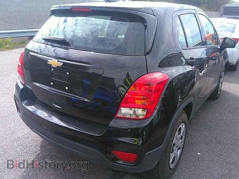 2017 Chevrolet Trax - VIN: 3GNCJKSB1HL241978 - Фото 2