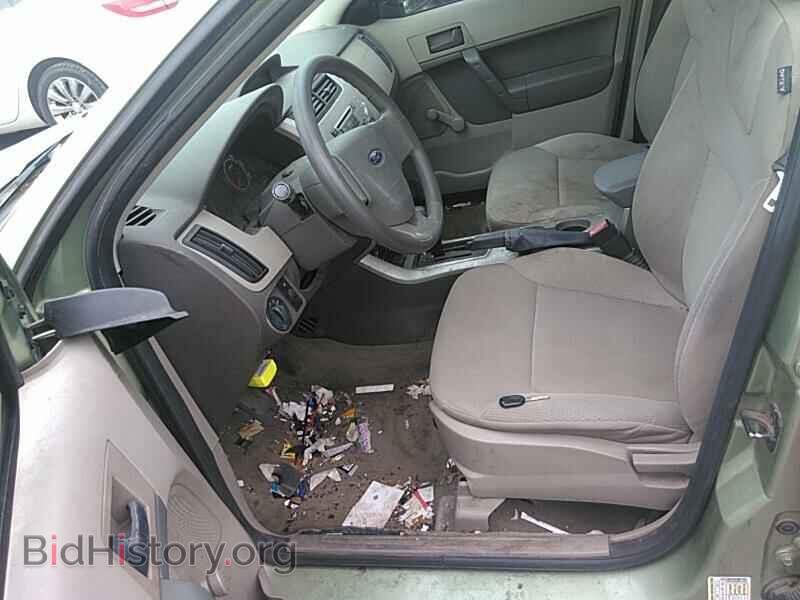 2008 Ford Focus - VIN: 1FAHP34NX8W243951 - Фото 3