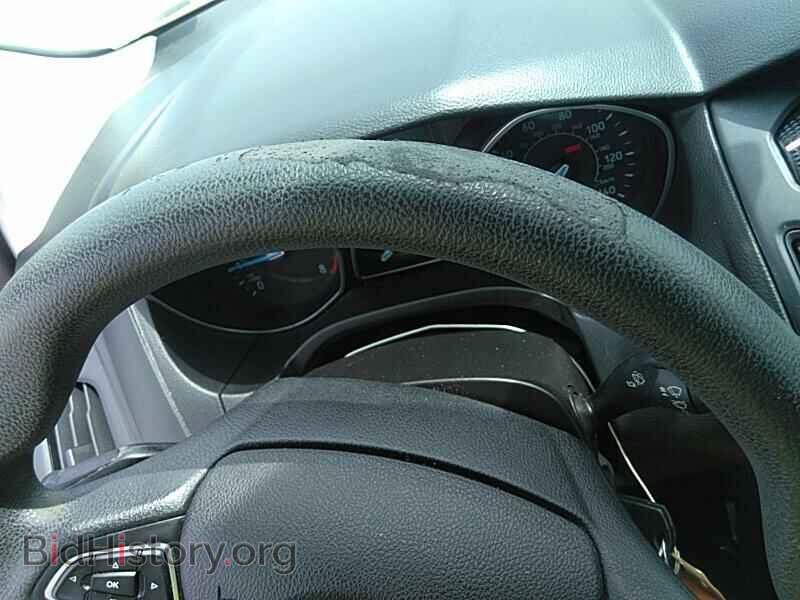 2016 Ford Focus - VIN: 1FADP3E21GL201431 - Photo 9