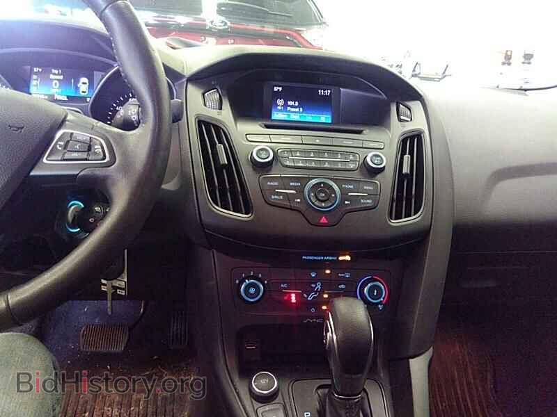 2017 Ford Focus - VIN: 1FADP3F29HL325043 - Фото 4