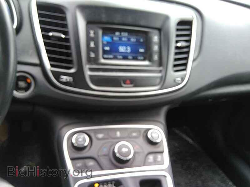 2016 Chrysler 200 - VIN: 1C3CCCAB3GN127431 - Photo 4