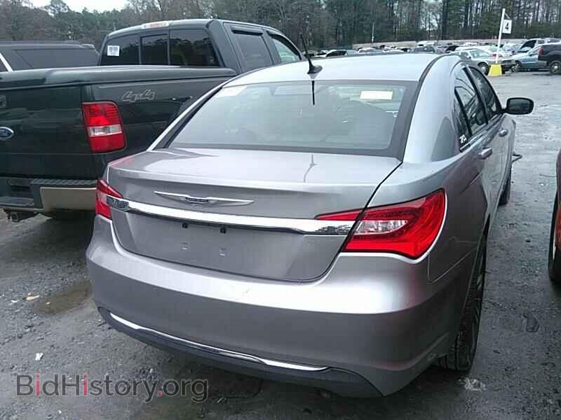 2013 Chrysler 200 - VIN: 1C3CCBAB9DN660437 - Фото 2