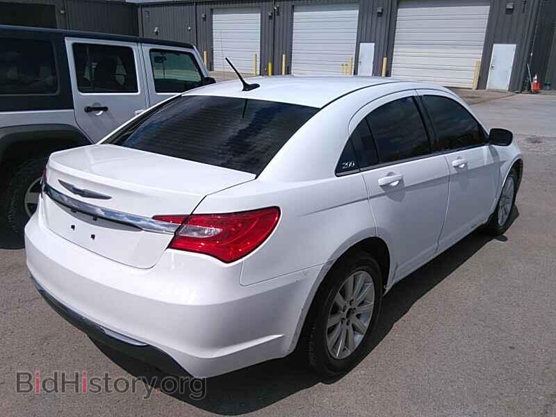 2013 Chrysler 200 - VIN: 1C3CCBBB1DN570410 - Фото 2