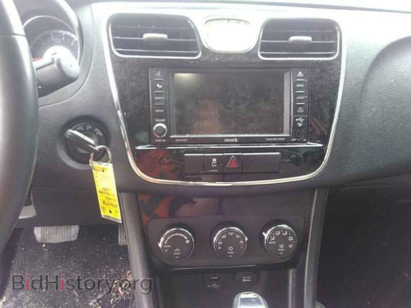 2013 Chrysler 200 - VIN: 1C3CCBBB1DN570410 - Фото 4