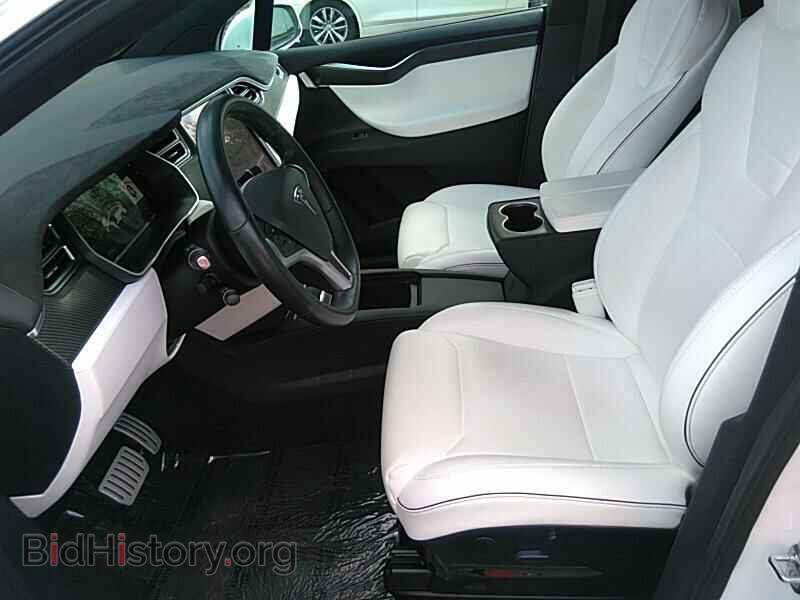 2017 Tesla Model X - VIN: 5YJXCBE4XHF037986 - Фото 3