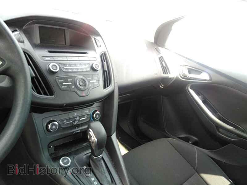 2017 Ford Focus - VIN: 1FADP3F22HL276252 - Фото 4