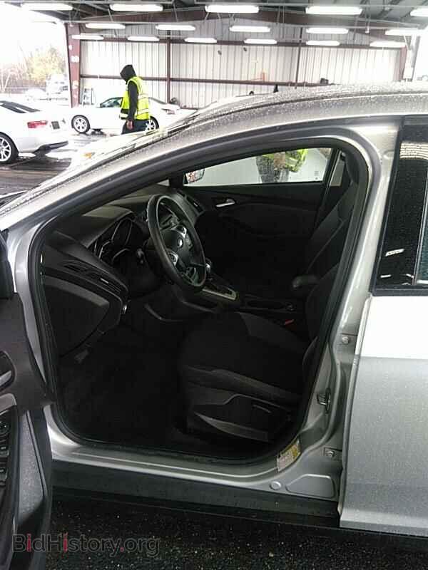 2013 Ford Focus - VIN: 1FADP3F25DL330217 - Фото 3