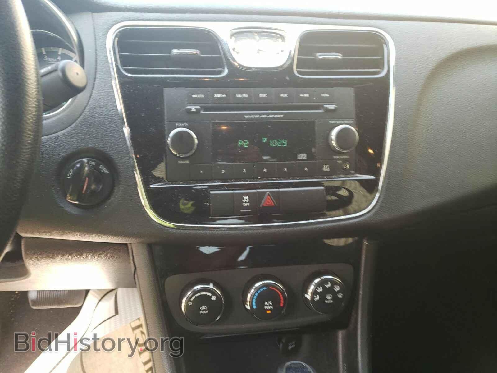 2012 Chrysler 200 - VIN: 1C3CCBAB9CN228929 - Фото 4
