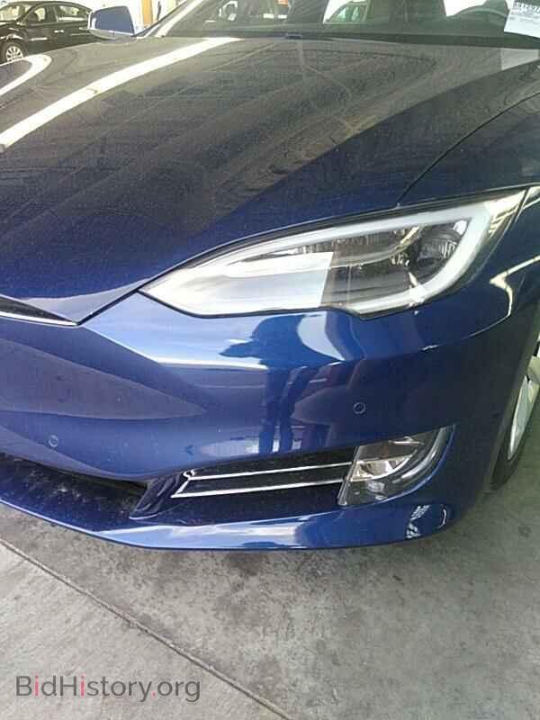 2016 Tesla Model S - VIN: 5YJSA1E2XGF172652 - Photo 10