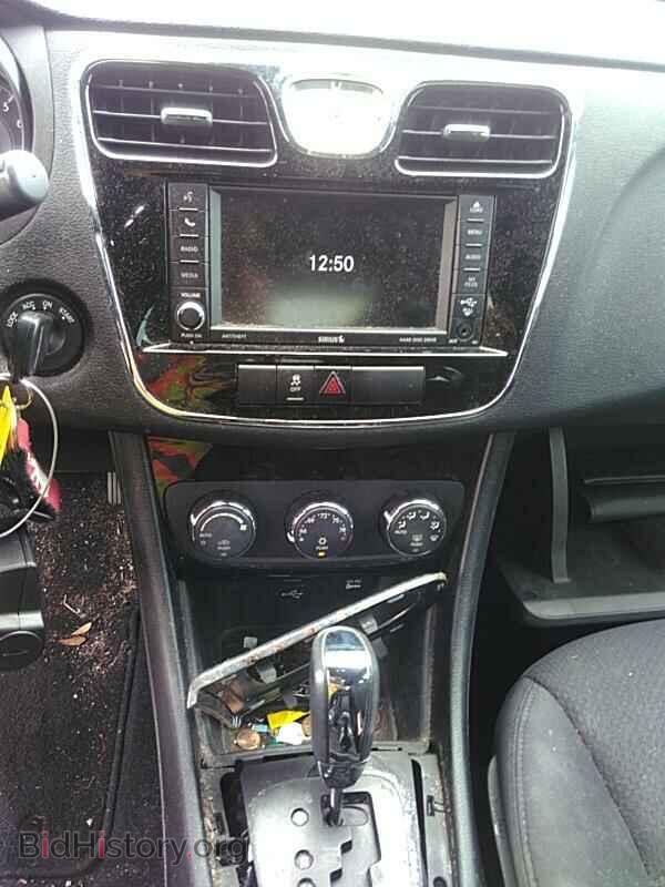 2014 Chrysler 200 - VIN: 1C3CCBBG3EN132372 - Фото 4