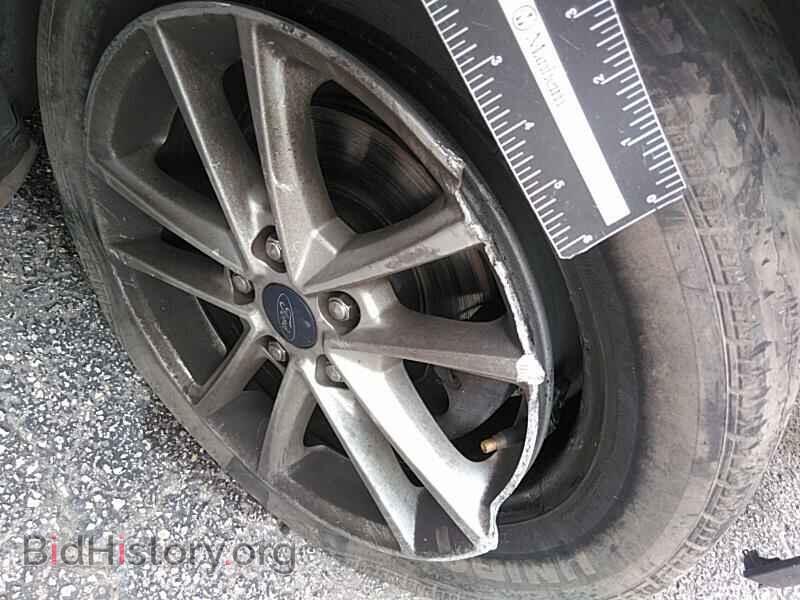 2016 Ford Focus - VIN: 1FADP3F27GL352658 - Photo 8