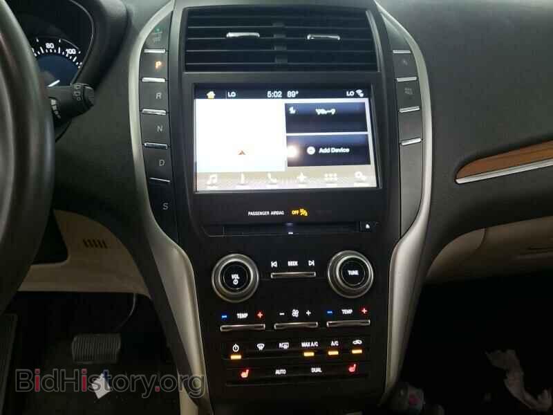 2017 Lincoln MKC - VIN: 5LMCJ2C96HUL33672 - Photo 4