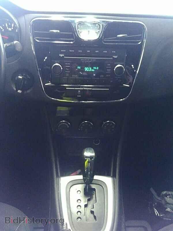 2012 Chrysler 200 - VIN: 1C3CCBBG7CN268842 - Photo 4