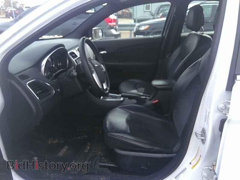 2011 Chrysler 200 - VIN: 1C3BC8FG8BN615957 - Фото 3