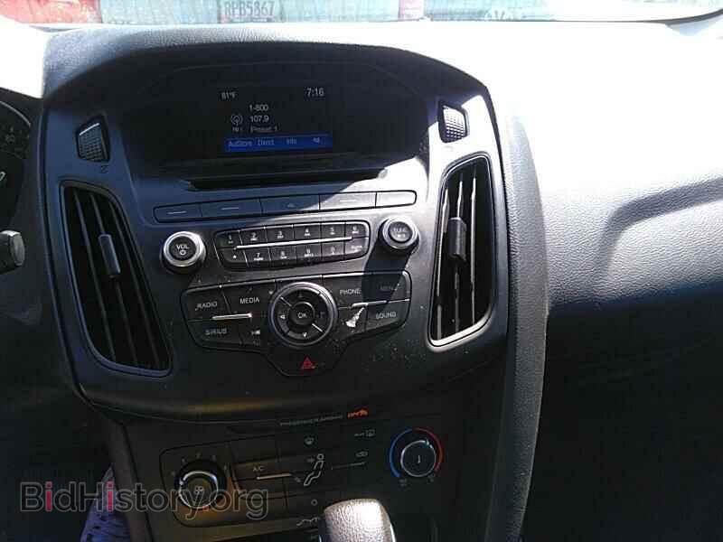 2017 Ford Focus - VIN: 1FADP3F29HL271579 - Фото 4
