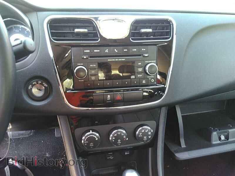2014 Chrysler 200 - VIN: 1C3CCBBB0EN120572 - Фото 4
