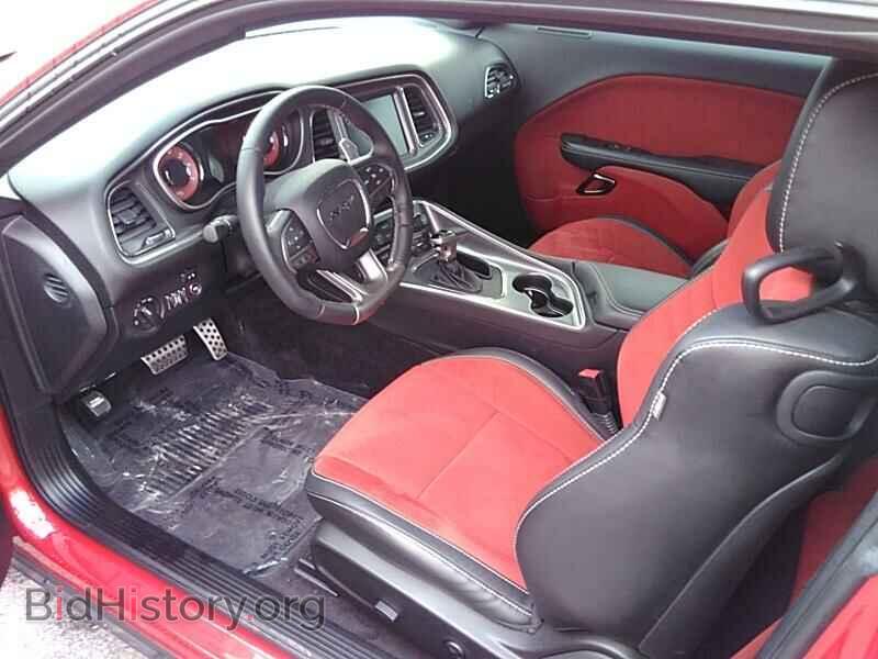 2016 Dodge Challenger - VIN: 2C3CDZC90GH157473 - Photo 3