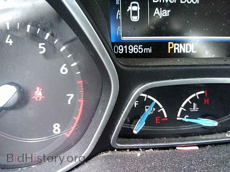 2016 Ford Focus - VIN: 1FADP3F24GL365142 - Photo 5