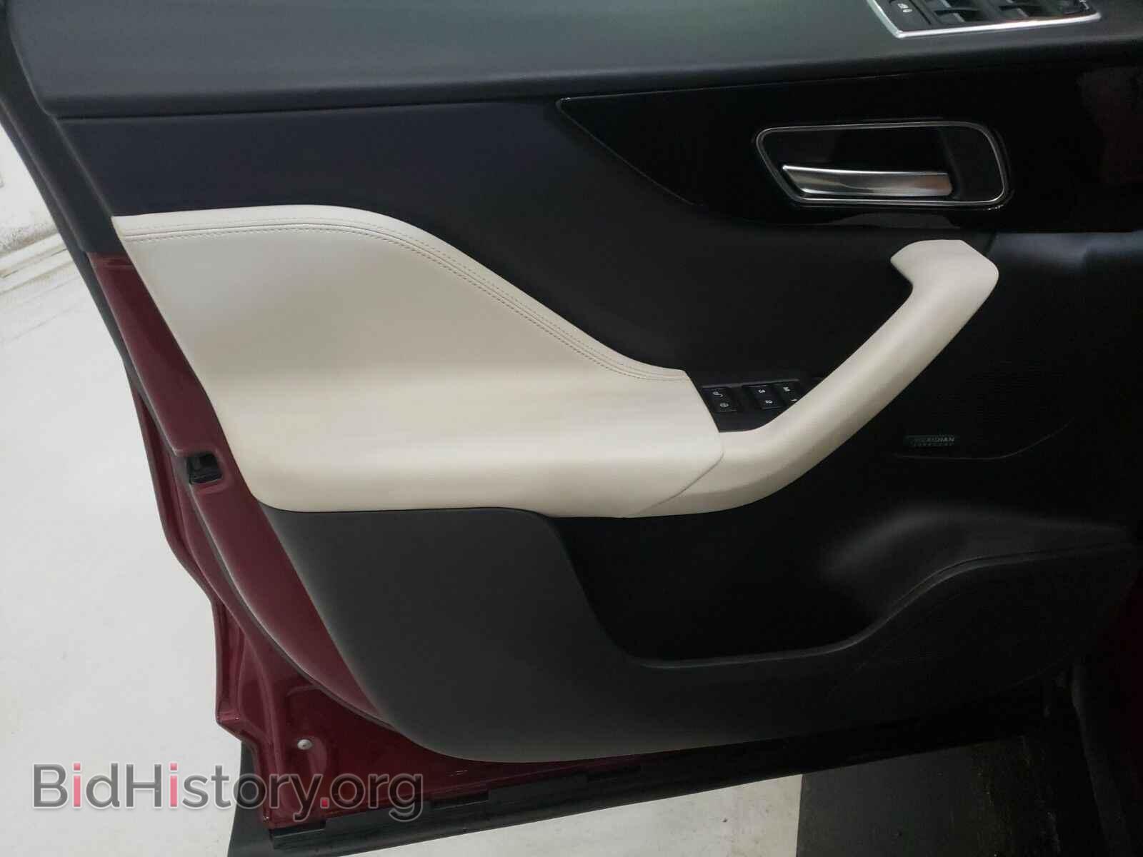 2017 Jaguar F-PACE - VIN: SADCK2BV8HA890835 - Фото 9