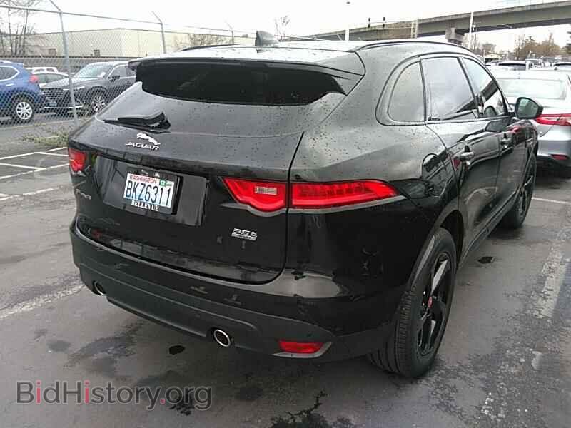 2017 Jaguar F-PACE - VIN: SADCK2BV9HA097365 - Фото 2