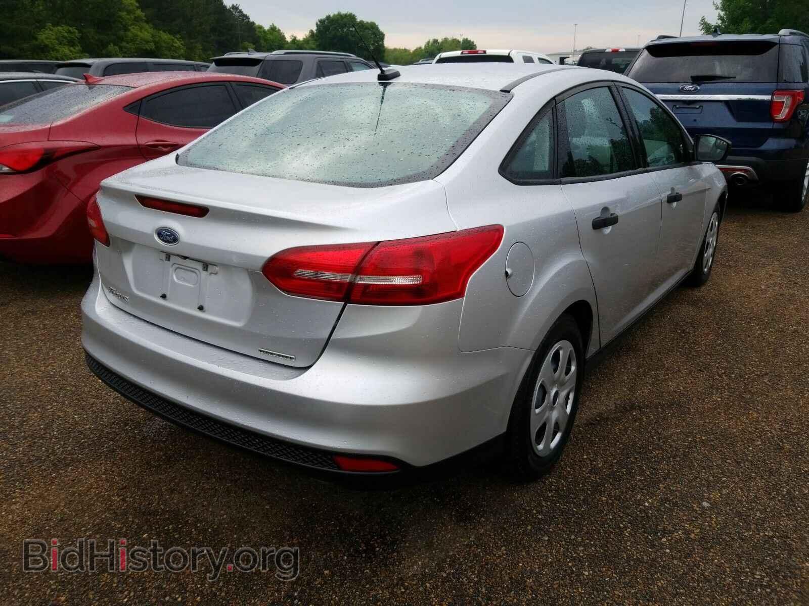 2016 Ford Focus - VIN: 1FADP3E27GL365119 - Фото 2