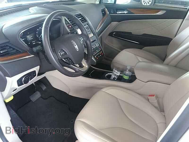 2019 Lincoln MKC - VIN: 5LMCJ2C90KUL42813 - Photo 3
