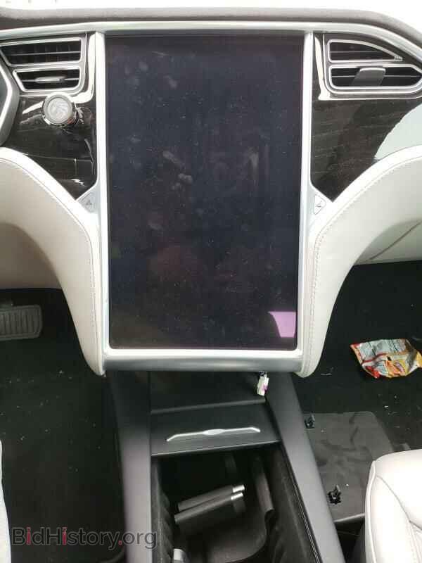 2016 Tesla Model S - VIN: 5YJSA1E28GF141948 - Photo 4