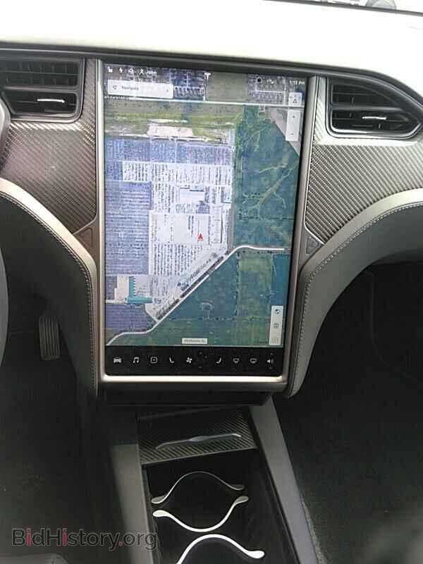 2018 Tesla Model X - VIN: 5YJXCDE24JF101018 - Фото 4