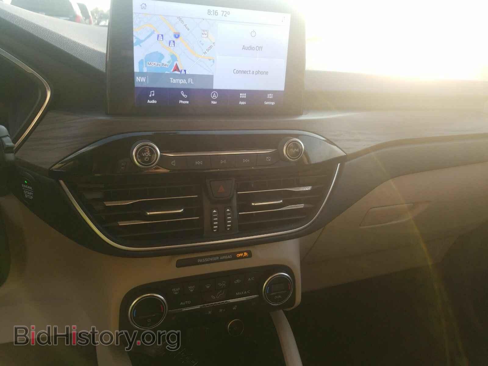 2020 Ford Escape - VIN: 1FMCU9J98LUA37311 - Фото 4