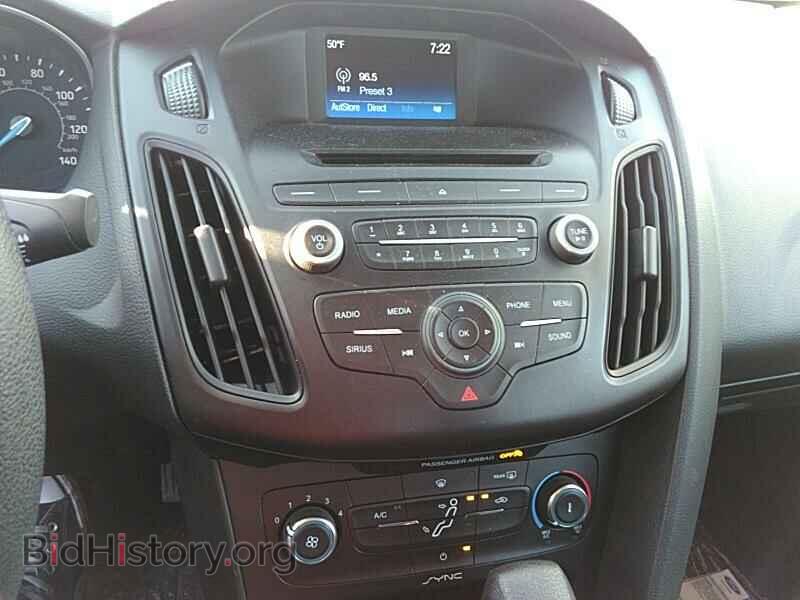 2017 Ford Focus - VIN: 1FADP3F29HL273994 - Фото 4