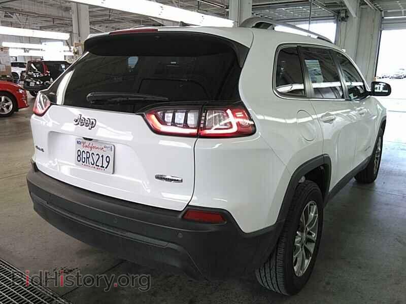 2019 Jeep Cherokee - VIN: 1C4PJMLB5KD319745 - Photo 2