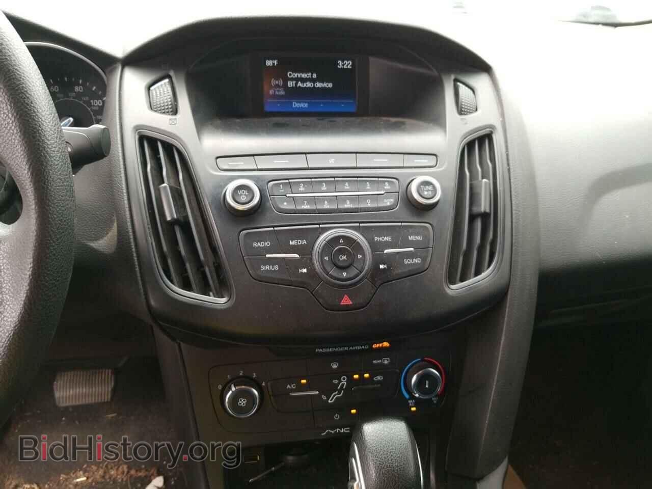 2018 Ford Focus - VIN: 1FADP3F27JL259341 - Фото 4