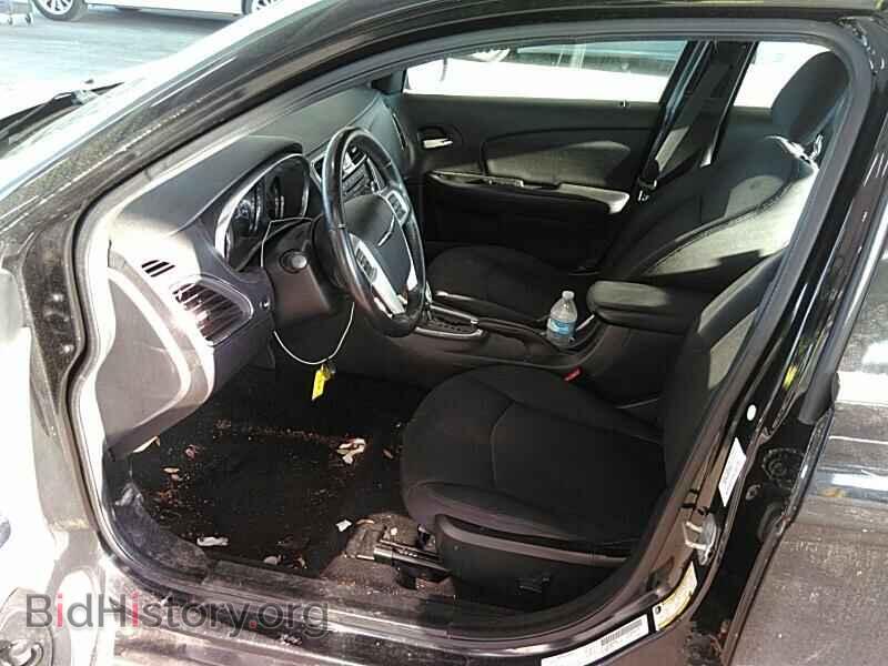 2013 Chrysler 200 - VIN: 1C3CCBBB4DN655869 - Фото 3
