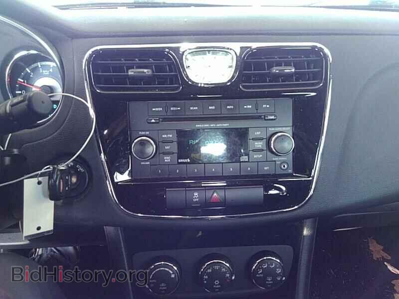 2013 Chrysler 200 - VIN: 1C3CCBBB4DN655869 - Фото 4