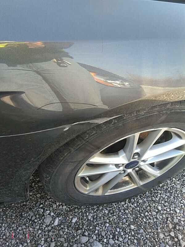 2016 Ford Focus - VIN: 1FADP3F2XGL262002 - Photo 9