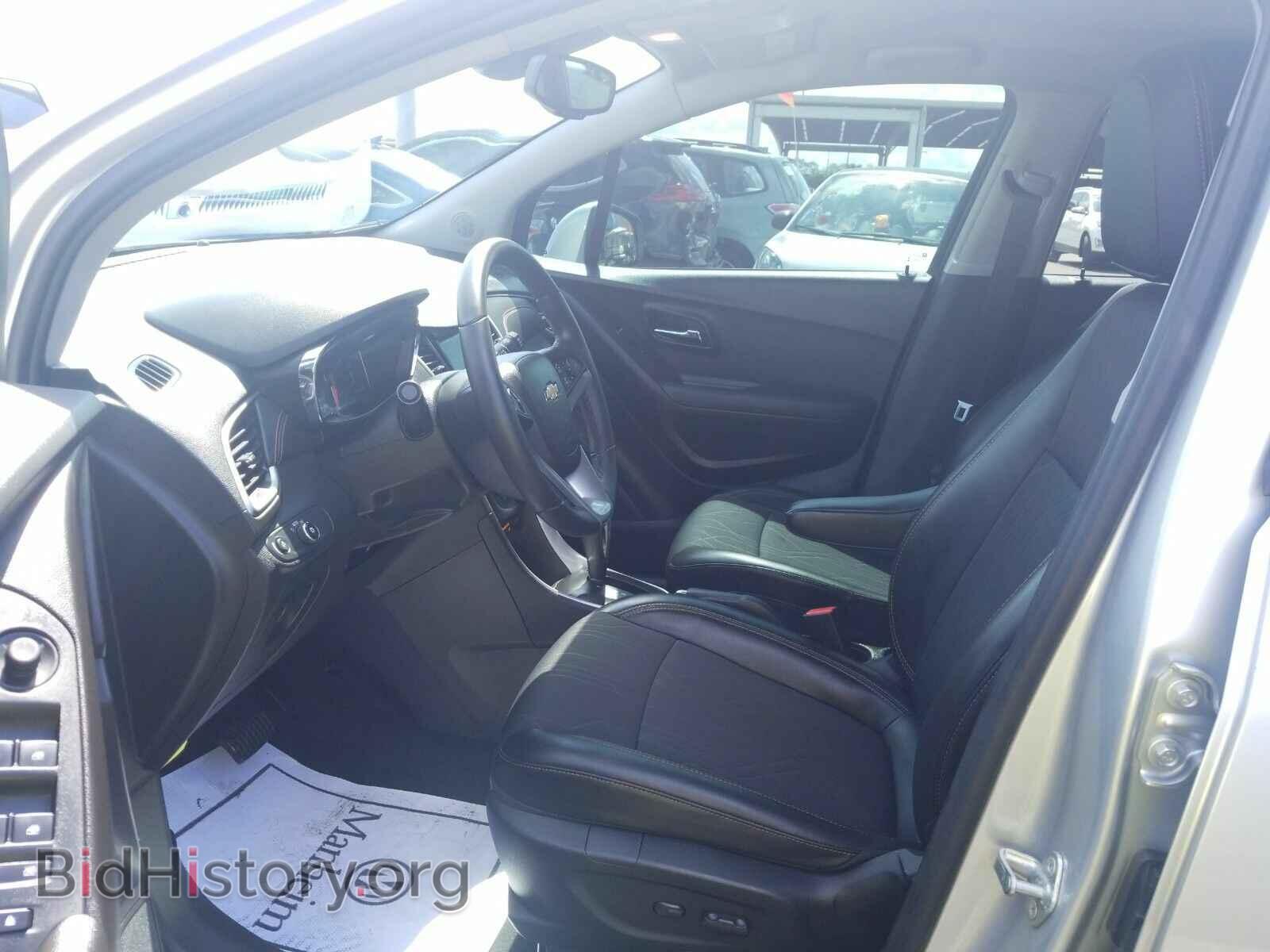 2019 Chevrolet Trax - VIN: 3GNCJPSB3KL155673 - Фото 3